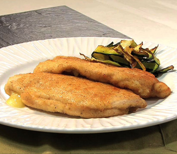 Peito de frango recheado com alheiras de miranedela sobre massa fresca 