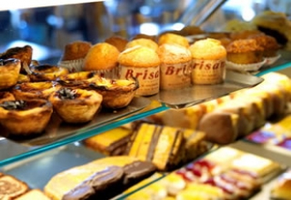 Pastelaria Aroma entre doce e torrado, em que aparece a baunilha e o açúcar caramelizado. Detecta-se nos vinhos velhos ou generosos, e é consequência da sua evolução oxidativa e do contributo das pipas de carvalho. 