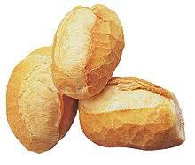 Pão O aroma a pão fresco pode aparecer nos vinhos brancos. Recorda o da massa do pão recentemente cozida e que é dado pelo furfurol, tal como os aromas doces de passas de ameixas que aparecem nos tintos velhos. 