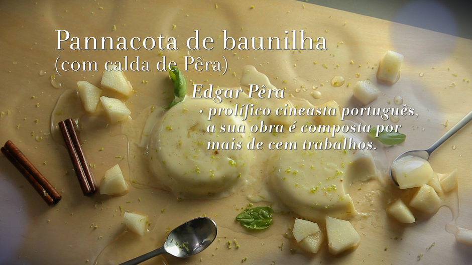 PANNACOTA DE BAUNILHA COM CALDA DE PÊRA