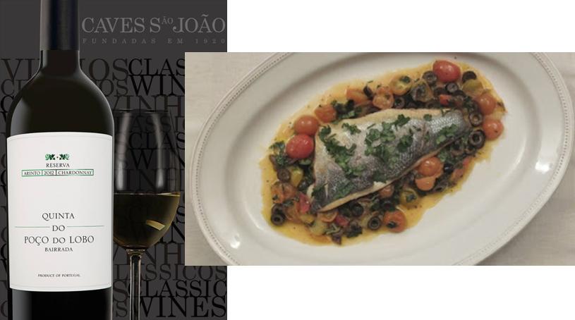 Ingredientes (para 2 pessoas): 1 robalo, com cerca de 500 gr Azeite 200 gr de tomate cherry 60 gr de azeitona preta, sem caroço 1 pequeno ramo de coentros 1 pequeno ramo de manjericão 1 limão sal e pimenta preta  Preparação: Começar por preparar os filetes de robalo como explicado anteriormente. De seguida preparar a salsa:  colocar uma pequena caçarola em lume brando e deitar 3 c. sopa de azeite. Cortar os tomates ao meio e juntar ao azeite. Adicionar as azeitonas (inteiras ou às rodelas, como preferir), temperar com sal e pimenta e mexer em lume brando durante 1 a 2 minutos. Picar os coentros e o manjericão, reservar um pouco para decorar no final, e mexer para ligar. Rolar o limão sobre uma tábua de cozinha para amaciar e libertar os sucos, e cortar ao meio. Juntar o sumo de uma metade, mexer e reservar para permitir que os sabores embebam. É altura de cozinhar o robalo: aquecer uma frigideira de fundo espesso a uma temperatura alta. Entretanto, dar 2 ou 3 golpes na pele do peixe. Colocar um fio de azeite na frigideira e, quando estiver realmente quente, adicionar os filetes com a pele voltada para baixo. Temperar e fritar por 2-3 minutos, até o peixe estar dourado-escuro e a pele estaladiça (deverá observar-se a carne opaca em 2/3 da altura, começando por baixo). Virar os filetes e cozinhar do outro lado por 1 minuto, regando com o azeite existente na frigideira, até estar pronto. Servir sobre a salsa de tomate e ervas e salpicar com as ervas picadas.