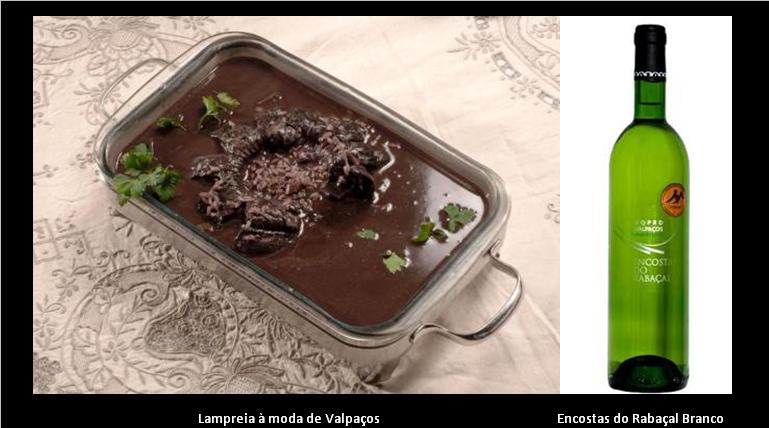 1 Lampreia 1 dl Azeite (aprox); 1 cebola pequena; 50 g de presunto; Rama de alho; Pimenta preta em grão; Noz-moscada; vinagre Sal   Arranja-se a lampreia como habitualmente, recolhendo as ovas e deitando o sangue para um recipiente com vinagre.   Depois de completamente limpa, passa-se a lampreia por vinagre e reserva-se este vinagre. Desfazem-se as ovas em vinagre. Junta-se o vinagre que serviu para lavar a lampreia.  O azeite deve cobrir o fundo do tacho e junta-se-lhe a cebola picada e o presunto cortado em bocados, a rama de alho, a pimenta preta partida e sal.  Tapa-se o tacho e deixa-se a lampreia “suar” sobre lume extremamente brando. Se for necessário, junta-se um pouco de vinho tinto durante a cozedura.  Quando a lampreia estiver cozida, juntam-se as ovas e o, sangue e deixa-se apurar.  Tempera-se com noz-moscada.  Serve-se a lampreia sobre fatias de pão frito em azeite, depois de se terem retirado os bocados de presunto.  Receita da zona de Valpaços, onde é costume cozinhar-se na véspera de ser servida.