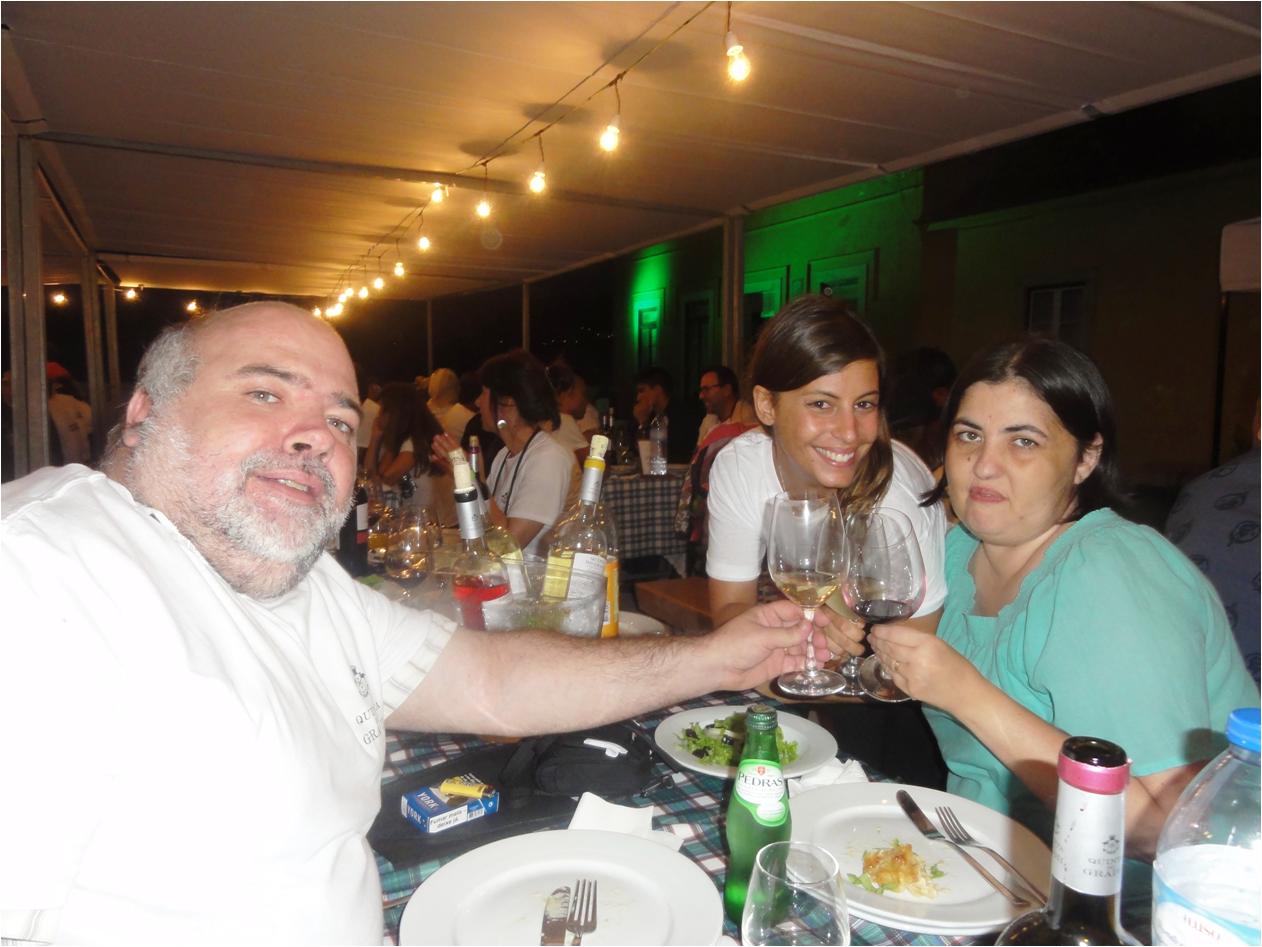 Um brinde com esposa e a grande amiga e simpática presença de Ana Matias que fez questão de parar para um tchim-tchim.