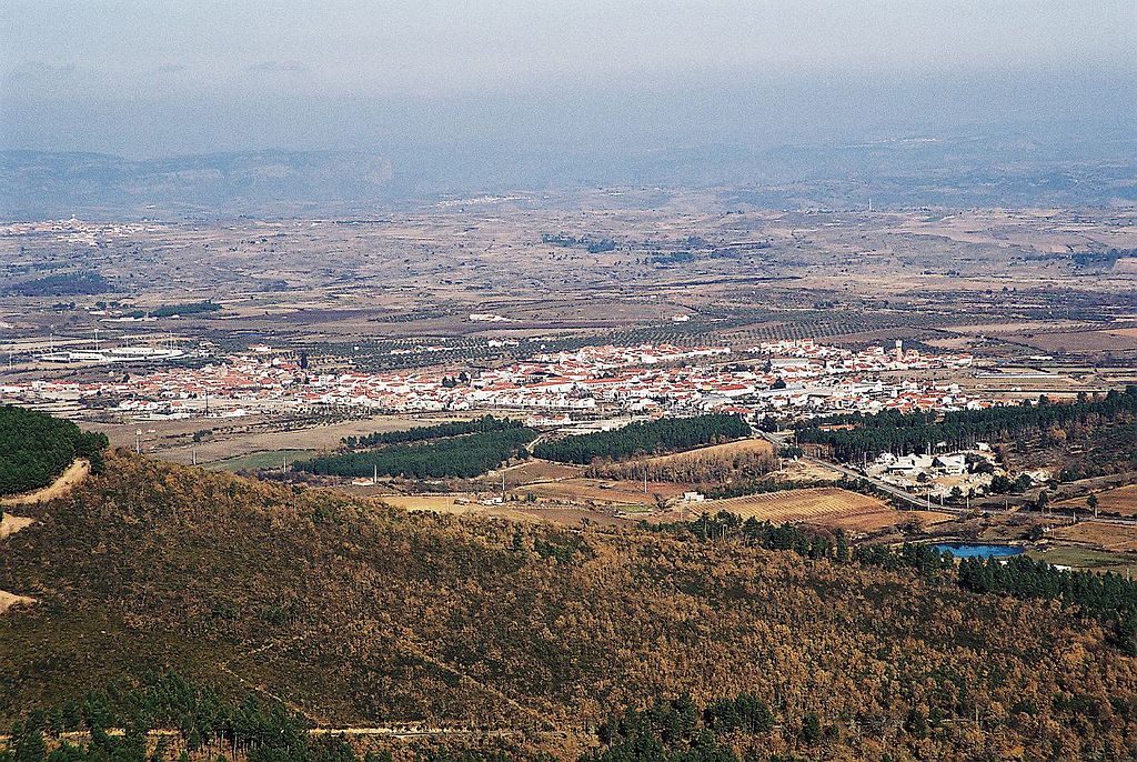 1024px-figueira_de_castelo_rodrigo