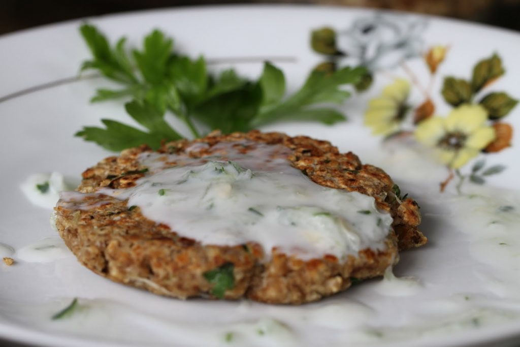 Hambúrguer de Atum do Chefe Henrique Sá Pessoa