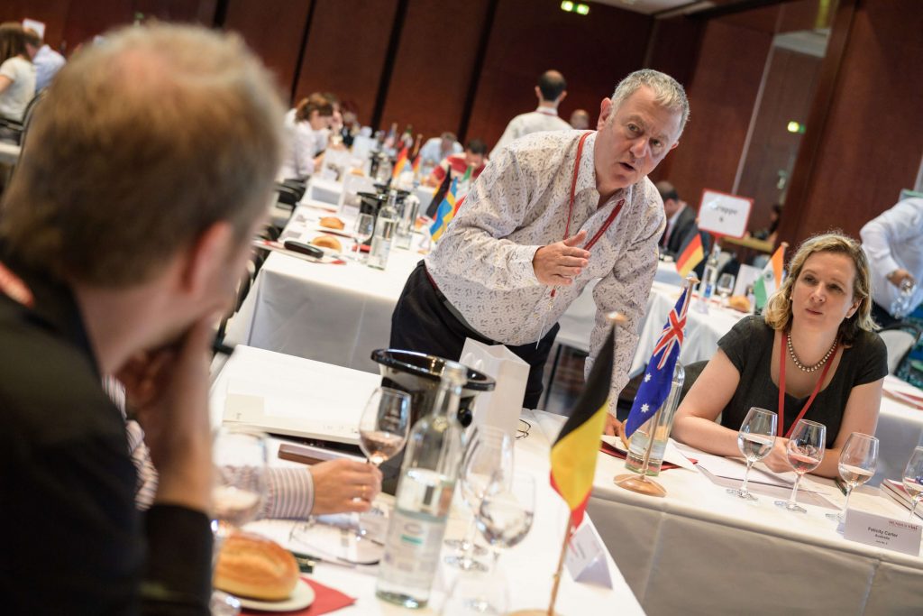 robert_joseph_vorstand_mundus_vini_mit_felicity_carter_jurypraesidentin