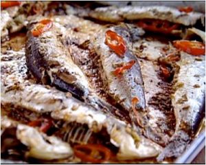 sardinhas-assadas-com-pimenta-chili-limao-e-alho