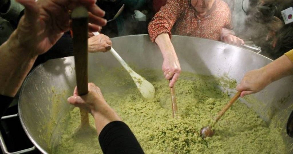 A preparar espargos em Santa Eulália - Elvas