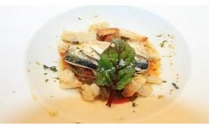bruschettas-de-sardinha-em-refogado-de-pimentos-e-cebola