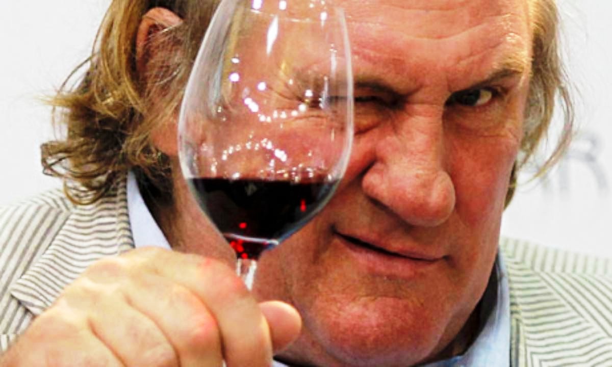 Gérard Depardieu na arte de representar vinhos