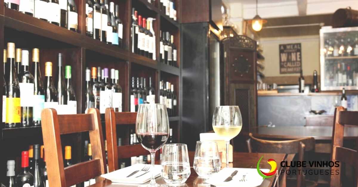 Wine bar situado em plena Alfama - Bairro típico de Lisboa.