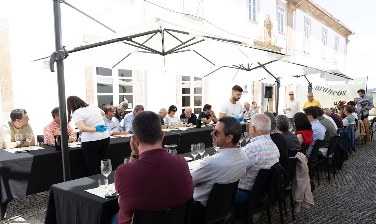 II edição da festa Vinhos Brancos na Praça