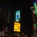 Casal Garcia ilumina Times Square