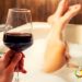 Quem não relaxa com um copo vinho tinto